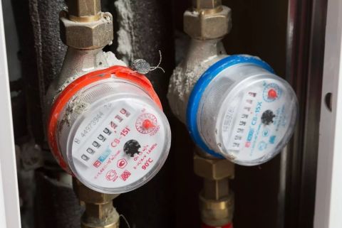 Россиян ждёт массовая замена счётчиков ЖКУ: названы сроки