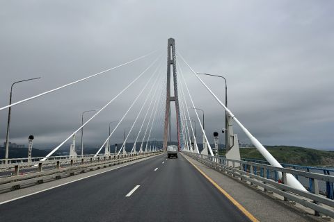 Досрочно завершены дорожные работы на мосту на остров Русский