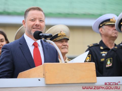 Антон Волошко поздравил нахимовцев во Владивостоке с Днём знаний