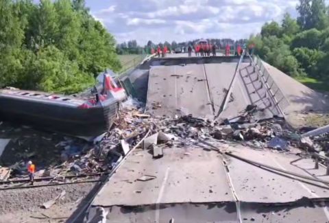 Число пострадавших при подрыве моста в Брянской области достигло 104 человек