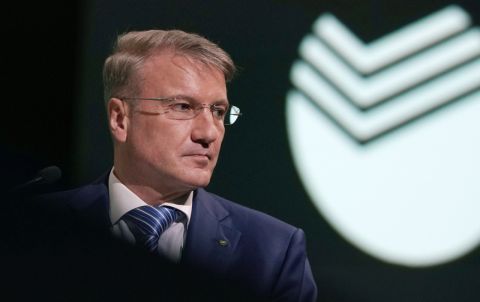 Греф: тормозим, но не падаем — экономика замедляется, но не в рецессии