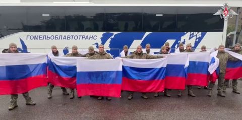 Новый обмен: на Родину вернулись 185 российских бойцов и 20 мирных жителей
