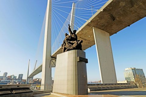 «Когда опасность Родине грозит, торговый флот становится военным»: об огненных рейсах и подвигах моряков