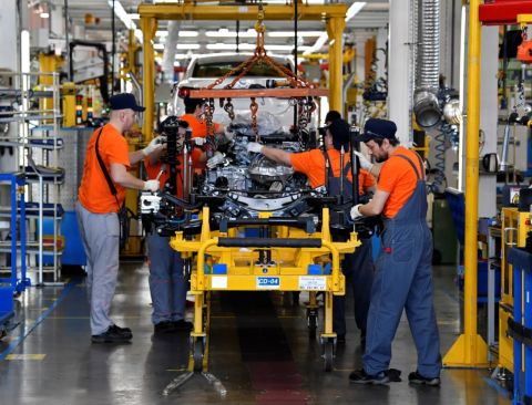 Альтернативная работа: автопром ищет способ сохранить людей