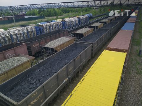 Почти 160 поездов задержали из-за крушения грузового состава на Дальнем Востоке