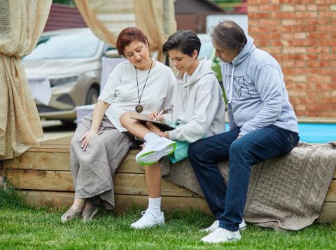 Выпускницы в Приморье готовятся к экзаменам тщательнее выпускников