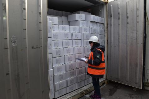 Корма из Китая остановили в Приморье 