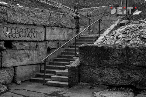 Следственный комитет занялся инцидентом с рухнувшей подпорной стеной в пригороде Владивостока