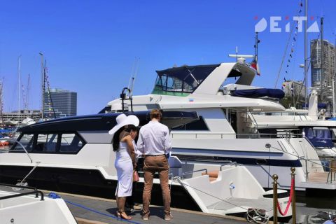 Росприроднадзор требует у судовладельца компенсацию за сгоревший и утонувший под Владивостоком катамаран