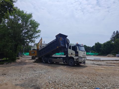 Вячеслав Квон посетил объекты строительства и благоустройства в Артёме