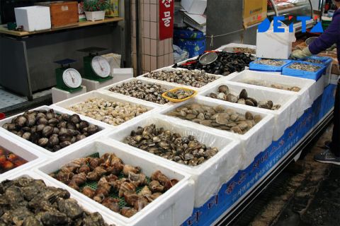 Ещё несколько объектов Спортивного рынка демонтируют во Владивостоке