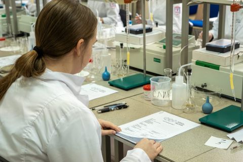Пятеро школьников из Находки вошли в шорт-лист победителей олимпиады Росхим