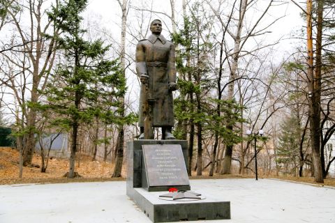 «Нет в России семьи такой…»: мемориалы ВОВ в Приморье - фоторепортаж