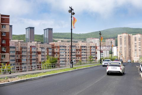 Сразу четыре крупных дорожных участка ремонтируют по нацпроекту во Владивостоке