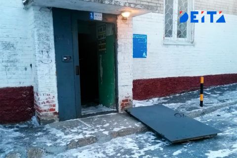 Денег нет, но вы живите: в Артёме не на что отремонтировать разрушающуюся несущую стену пятиэтажки