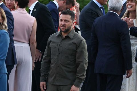 ЕС пообещал Зеленскому денег за затягивание конфликта с Россией еще на два года