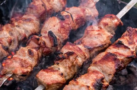 Нелегальную точку общепита на острове Русском проверяют по поручению Бастрыкина