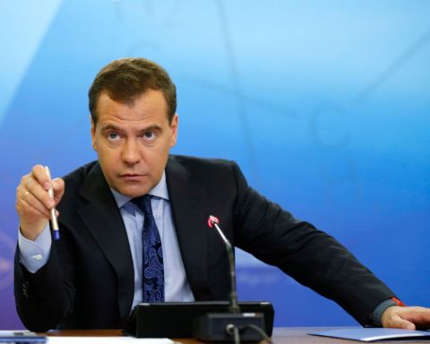 Медведев пошутил о судьбе Гренландии 