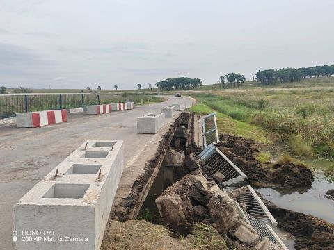 Движение ограничено: "уставший" мост спасают в Приморье