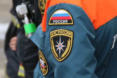 Спасателям Камчатки пришлось помогать медикам носить пациентов по сугробам