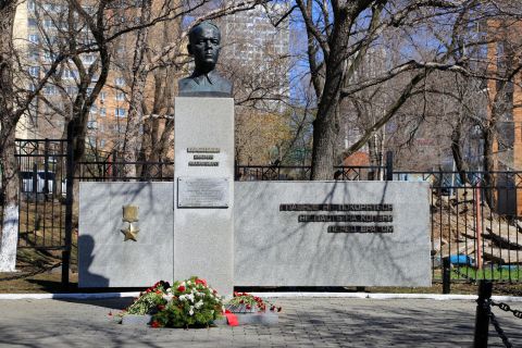 «Главное не покоряться»: от Владивостока до Бреста - памяти генерала Карбышева