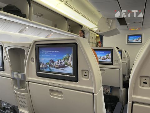 Министр Мурашко спас россиянина на борту самолета