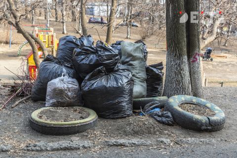 Без мэрии не справиться? Мусор захватывает микрорайон Владивостока