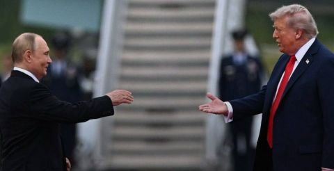 Начались переговоры Путина и Трампа