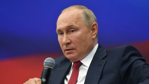 Путин исключил соратника из Совбеза