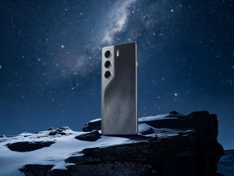 МТС запустила новогоднюю акцию на смартфоны TECNO