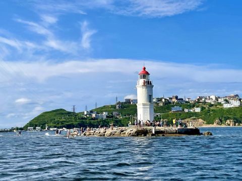 Незаконную торговлю у Токаревского маяка разгоняет полиция Владивостока