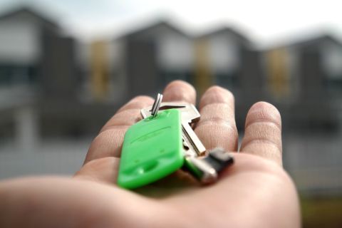 Лурье получила ключи от бывшей квартиры Долиной
