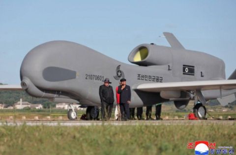 Вот это беспилотник: Ким Чен Ын показал огромный БПЛА