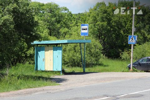 Подросток внезапно умер на автобусной остановке в Приморье