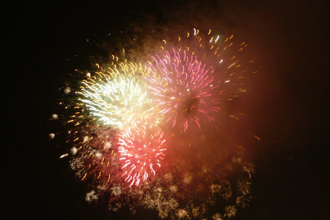 Видео: неприятным «сюрпризом» закончились пуски фейерверков