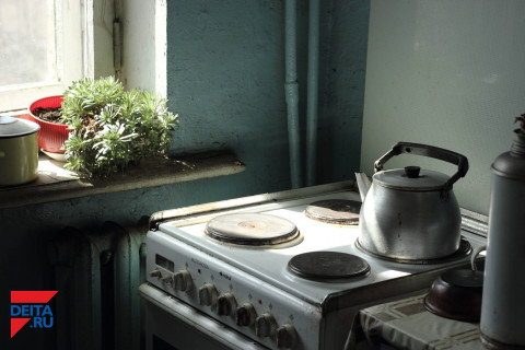 Видео о жизни с "страшном" доме сняла молодая мама