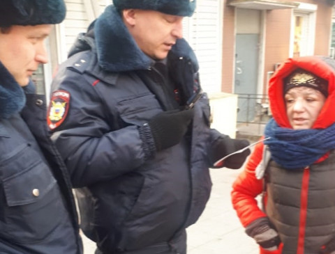 Мошенница в центре Владивостока устроила фейковый сбор денег