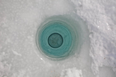 Во Владивостоке утонул любитель подледного лова