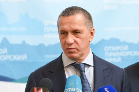 Трутнев жестко "осадил" чиновников, отказавшихся переезжать Владивосток