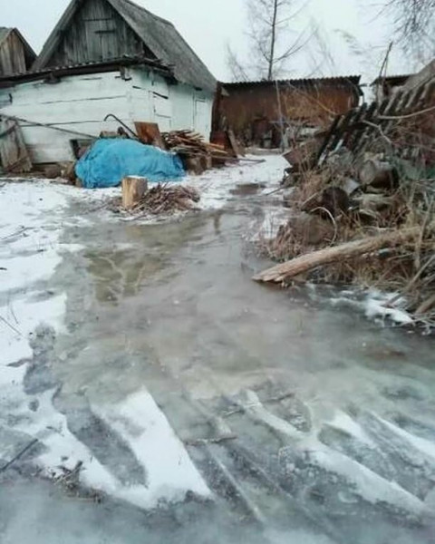 Вода из канализации отравляет жизнь селян