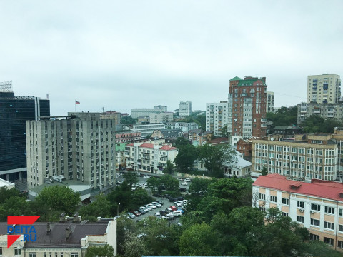 Опасный двор назвали жители Владивостока