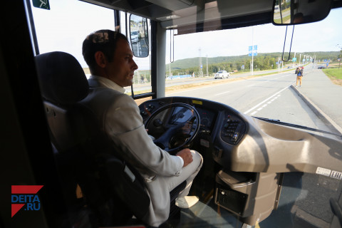 Положительный водитель оштрафован за решение семейных проблем на маршруте