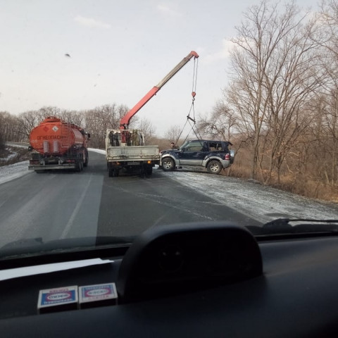 Автомобилисты улетают с приморских дорог