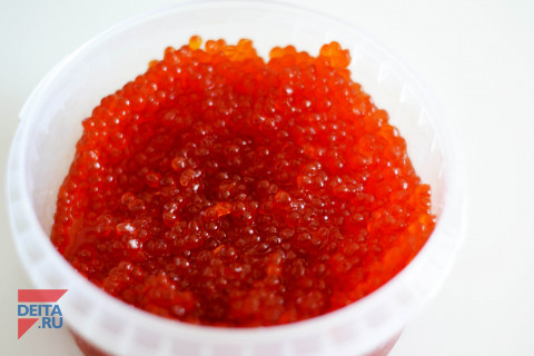 В аэропорту Владивостока задержали икру на миллион