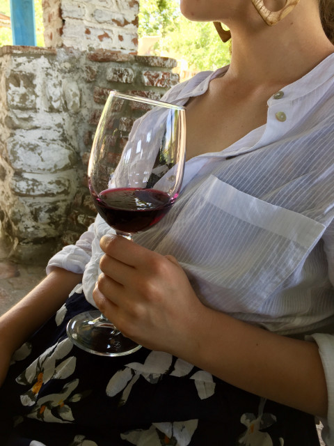 Древнее винное хранилище обнаружили археологи