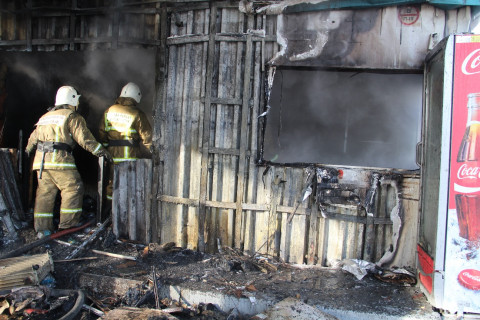 Торговый павильон сгорел в приморском городе