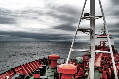 Приключения приплывшего на Чукотку странного американца продолжаются