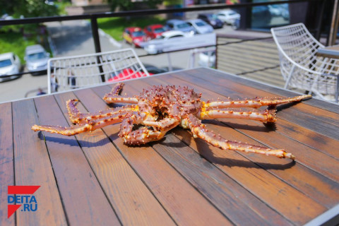 Женщина "наварилась" на крабе, но миллионы пришлось вернуть обратно