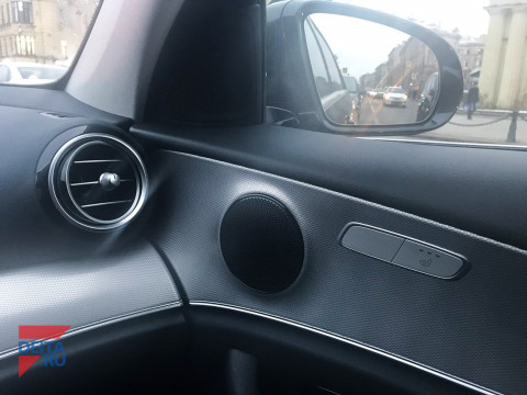 Молочная история возле школы возмутила владельца авто