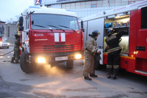 Торговый центр загорелся на Сахалине